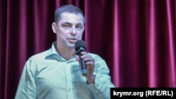 Виктор Попов, крымский общественник