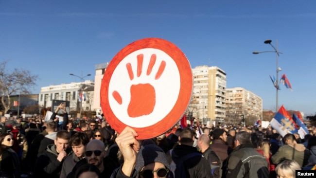 Pamje nga protesta e 1 shkurtit në Novi Sad.