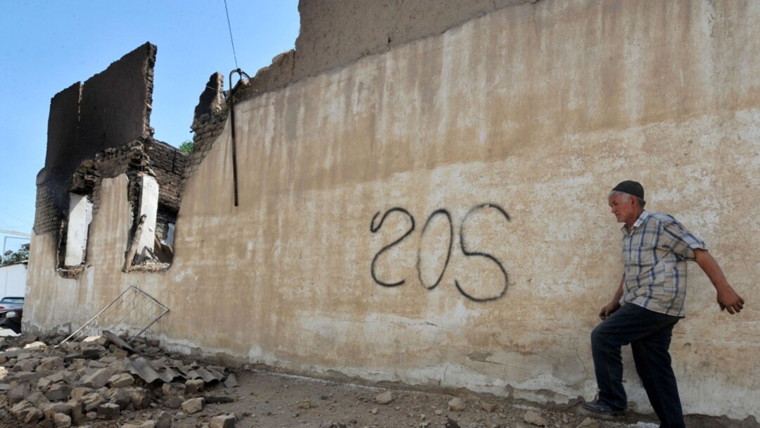 Үлкен әтештер Порно сперму в тесік