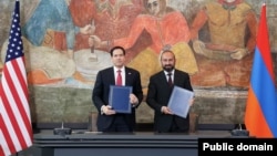 US Secretary of State Marco Rubio (left) and Armenian Foreign Minister Ararat Mirzoyan after signing an agreement related to the TRIPP project in Yerevan in May. 