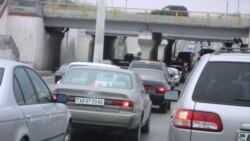 'Köçeler ýapylansoň awtobus sürüjileri ugruny ýitirdiler'