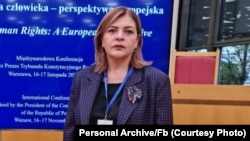 საკონსტიტუციო სასამართლოს მოსამართლე ირინე იმერლიშვილმა თანამდებობა ვადაზე ადრე დატოვა - ის რადიო თავისუფლებასთან გადაწყვეტილების მიზეზს ასახელებს.