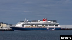 O navă de croazieră la Reykjavik, pe 11 august. Turismul reprezintă în ultimele decenii o sursă majoră de venit pentru țara cu 400.000 de locuitori.