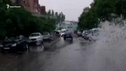 Злива затопила центр Керчі (відео)