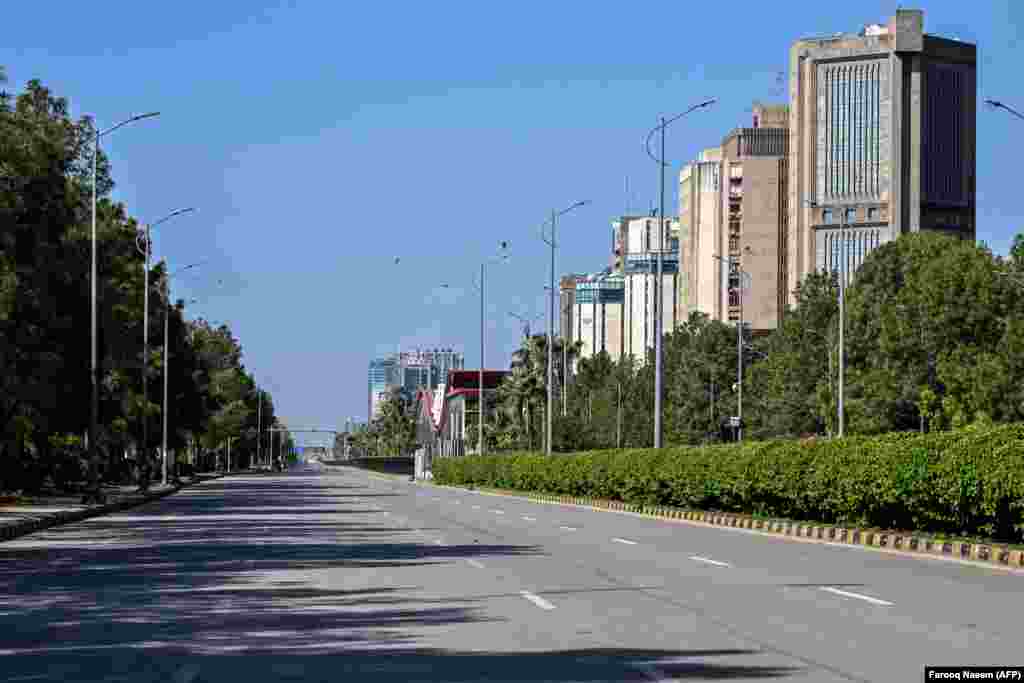 A deserted road in Islamabad on April 12 after authorities in the Pakistani capital restricted movement amid US-Iranian peace talks. 