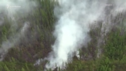 Сибирь в огне: лесные пожары в России сняли с вертолета (видео)