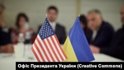 Зеленський зазначив, що українська сторона підтвердила готовність до цієї зустрічі в Обʼєднаних Арабських Еміратів або іншій країні