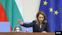 Председателката на Народното събрание Рая Назарян по време на заседанието в сряда, 17 декември