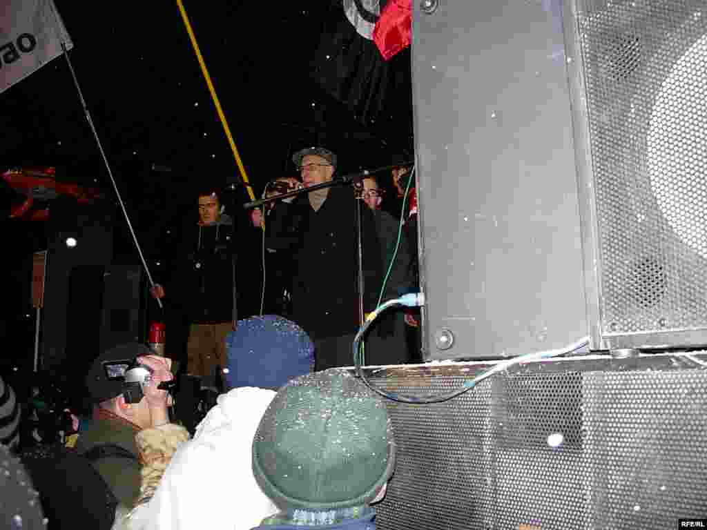 Эдуард Лимонов:"Мы отвергаем результаты выборов и хотим сами выбирать своих лидеров!"