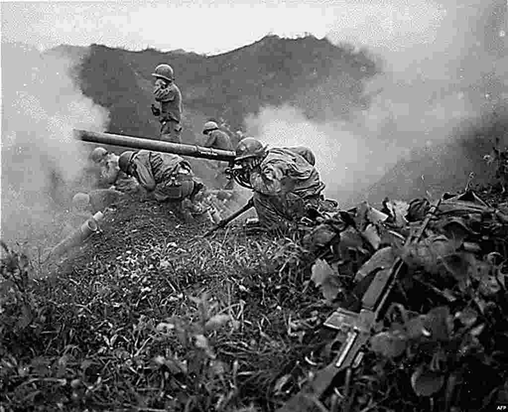С 1950 по 1953 год советские войска участвовали в Корейской войне, разделившей полуостров на две части. Стороны до сих пор не объявили перемирия и время от времени обстреливают друг друга.