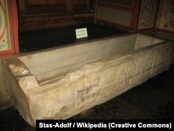 Саркофаг Володимира Мономаха (1053–1125) у Софійському соборі в Києві