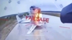 На видео, снятом украинским беспилотником, атакующим авиабазу «Белая» в Сибири, виден горящий российский военный самолет