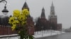 С места убийства Немцова пропали цветы и портреты