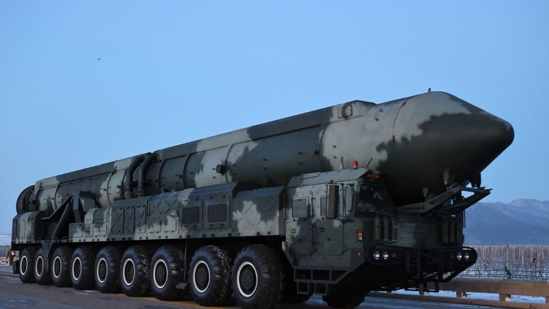 Kim Jong Un paralajmëron sërish me përdorimin e armëve bërthamore