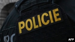 Правоохоронці зазначають, що в нападника, який не мав дозволу на вогнепальну зброю, виявили три одиниці зброї