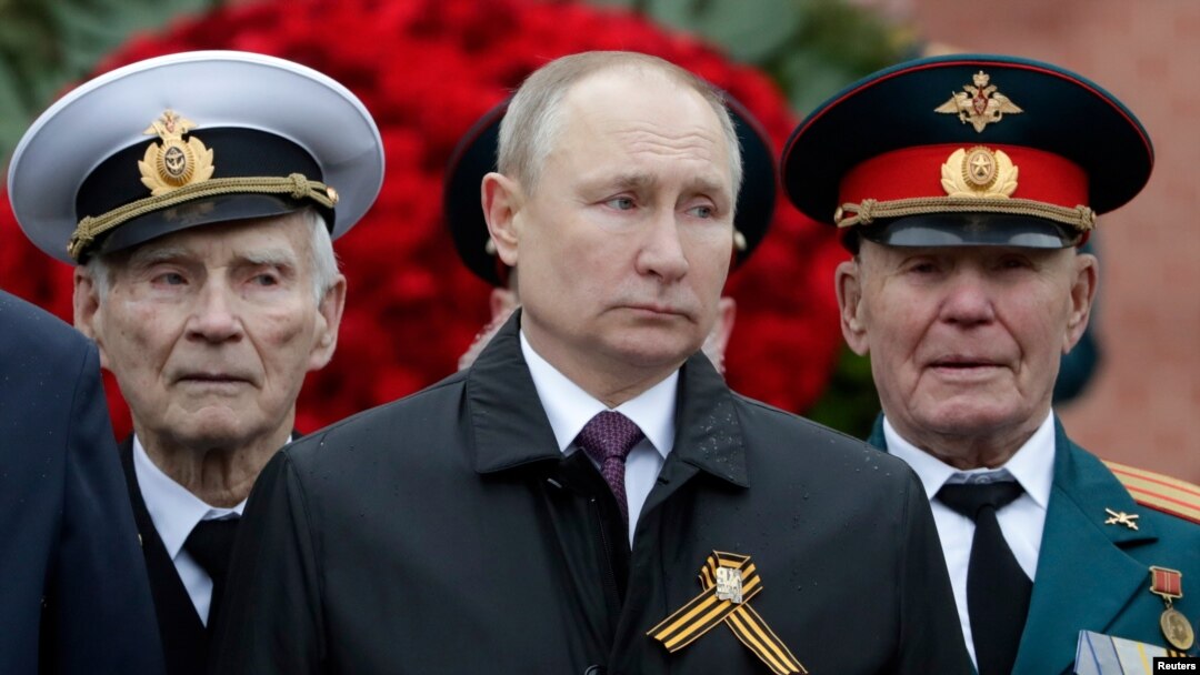 Russian President Vladimir Putin takes part in a commemoration ceremony in Moscow on May 9.