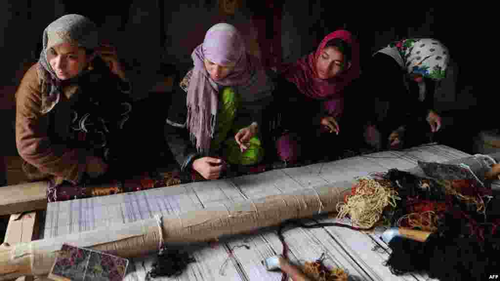 Grat&euml; endin qilim n&euml; Mazar-i Sharif, kryeqyteti i provinc&euml;s Balkh... 