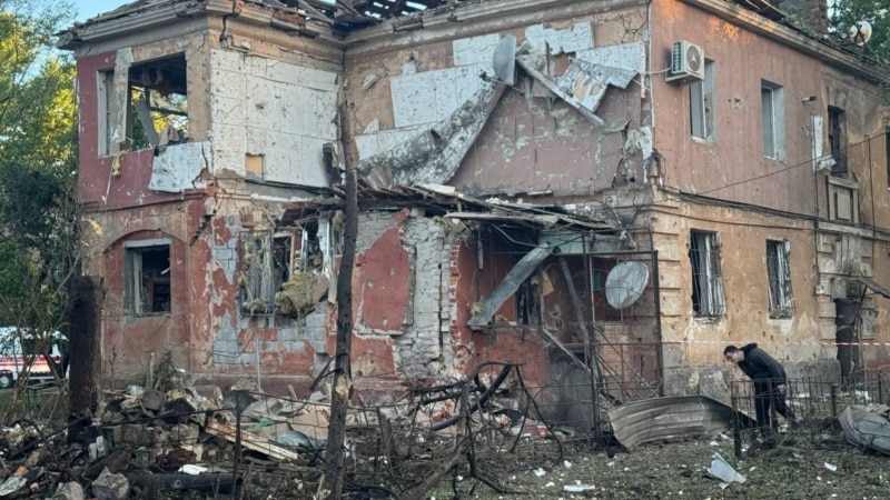 Кількість загиблих через удар Росії по Дніпру зросла до семи