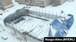 Ледовый каток с обрушившейся кровлей и стенами. Петропавловск, 21 декабря 2016 года.