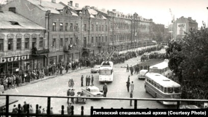 A Yon Palah Uladzimer Arloў Pra Litoўskaga Maladzyona Yaki Spaliў Syabe ў 1972 M