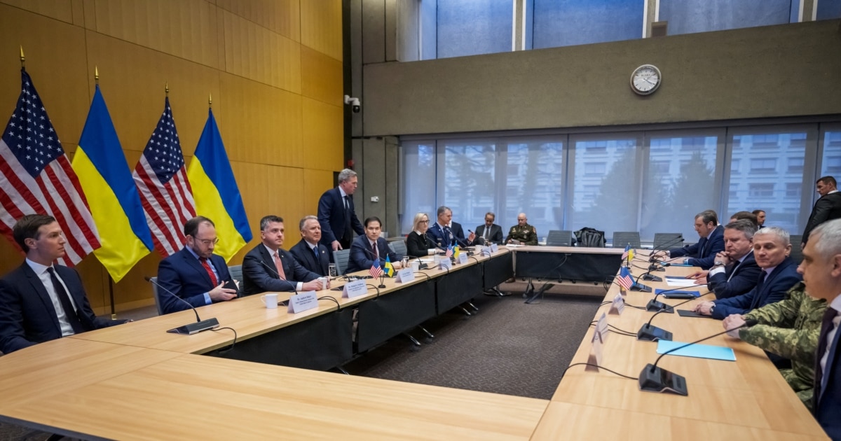 Більше половини українців готові протестувати проти поступок Росії