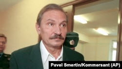 68-річного Глушкова, колишнього близького ділового партнера покійного російського олігарха і критика Кремля Бориса Березовського, виявили мертвим пізно ввечері 13 березня у його квартирі в Лондоні