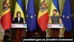 Președintele Republicii Moldova, Maia Sandu, într-o conferință de presă comună cu președintele ucrainean Vladimir Zelenski, la Kiev, pe 27 iunie 2022.