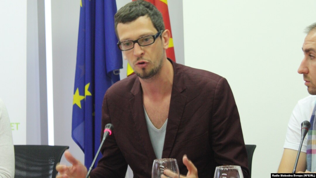 Петар Матијашиќ, Претседател на Европскиот младински форум на прес-конференција во Скопје.