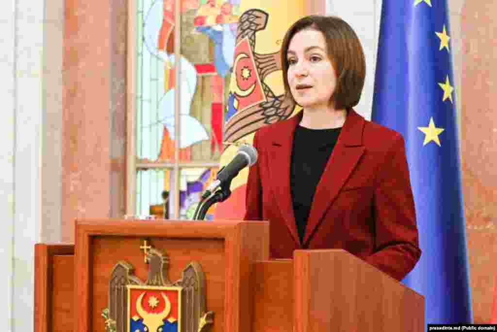 Президентка Молдови Мая Санду заявила 15 березня, що російська атака на Дністровську гідроелектростанцію в Україні призвела до розливу нафти в Дністер, і це загрожує водопостачанню Молдови. «Ми оголосили екологічну тривогу та діємо для захисту наших людей. Росія несе повну відповідальність», – написала лідерка Молдови в мережі Х. Архівне фото