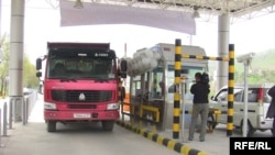 Drivers pay tolls to use the Dushanbe-Chanak highway.