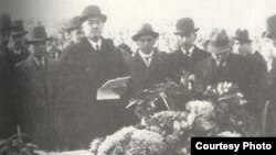 Fransada Əlimərdan bəy Topçubaşovun dəfn mərasimi (Paris, 1934)