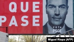 Afiș electoral cu poza prememierului Sanchez, aprilie 2019