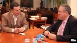 Средба на премиерот Никола Груевски со известувачот на Европарламентот за Македонија Ричард Ховит.