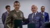 Gjeneralmajor Jasper Jeffers, komandant i Forcës Ndërkombëtare Stabilizuese për Gazën, dhe gjenerallejtënant Bashkim Jashari, komandant i Forcës së Sigurisë së Kosovës, në Prishtinë, Kosovë, më 7 shtator 2026.