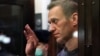 Алексей Навальный в зале суда, архивное фото 