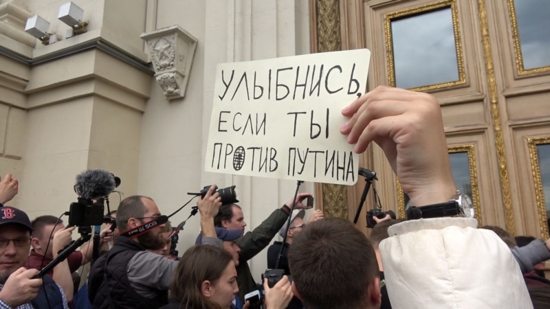 Moskwadaky protestlerde 300-den gowrak adam tussag edildi