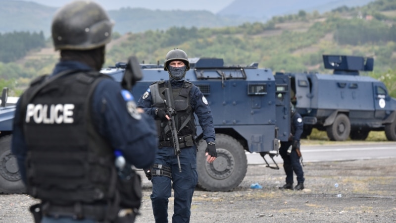 МНР на Албанија: Србија да ги повлече вооружените сили од косовска граница