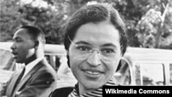 Роза Паркс дар соли 1955. Акс аз Википедиа