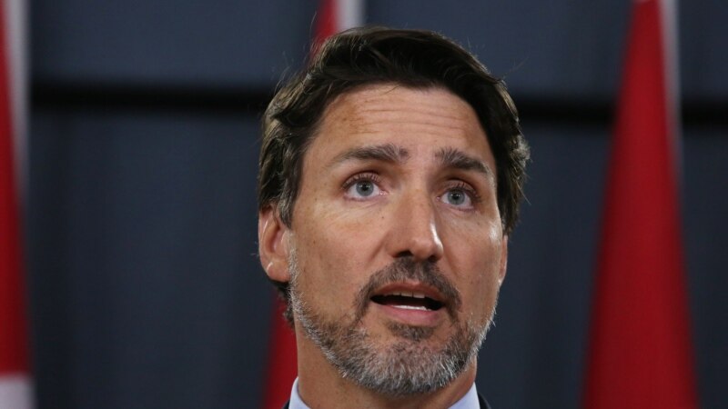 Kryeministri kanadez goditet me gurë gjatë fushatës