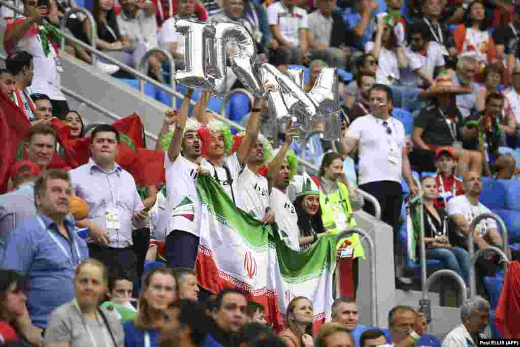 هواداران تیم ایران در ورزشگاه