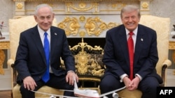 АҚШ президенті Дональд Трамп (оң жақта) пен Израиль премьер-министрі Биньямин Нетаньяху. Ақ үй, Вашингтон, 28 шілде, 2026 жыл.