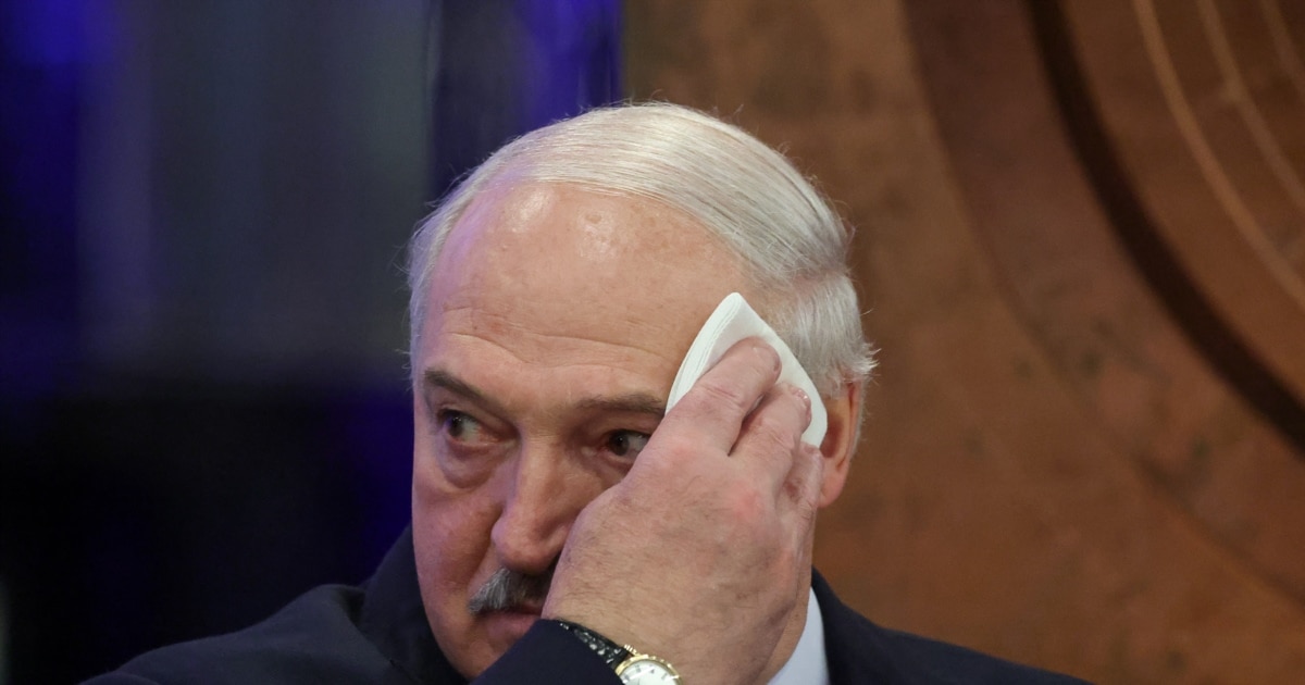 Лукашенко визнав провал трьох із п’яти планових показників економіки Білорусі Лукашенко визнав провал трьох із п’яти планових показників економіки Білорусі