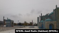 Голубая мечеть - символ Мазари-Шарифа, Афганистан
