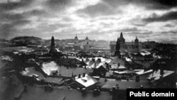 Ян Булгак, Вільня, Панарама зьнята з гары Гедыміна ў бок ратушы, вакзалу і Вострай брамы. 