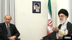 رهبر ايران، در ديدار با رييس جمهوری روسيه گفته است تهران «پيشنهاد» مسکو را بررسی می کند
