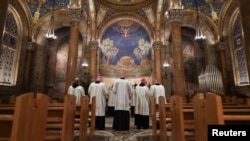 În Duminica Floriilor, care la catolici a fost pe 29 martie, reprezentanții lor la Ierusalim au trebuit să se roage la altă biserică decât cea tradițională, din ordinul poliției israeliene.