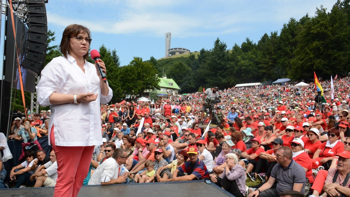 БСП е последната бивша комунистическа партия в Източна Европа, която