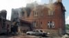 Разрушенный при обстреле дом в Славянске