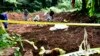 Članovi tima bosanskohercegovačkih forenzičara tragaju za ljudskim ostacima na mjestu masovne grobnice u selu Tugovo, kod Vlasenice, fotoarhiv