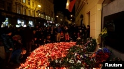 Годовщину "бархатной революции отмечают в Праге 